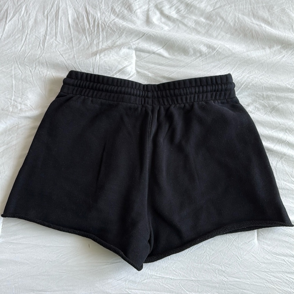 Aritzia Tna Cozy Fleece Boyfriend 3” Sweatshort (Black) - Picture 2 of 2